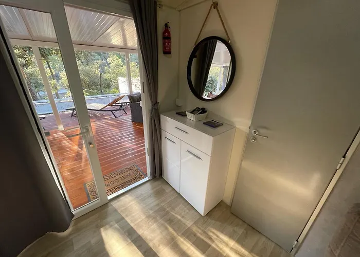 Estrada Mobile 4*