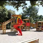 Estrada Mobile Kamp alanı 4*
