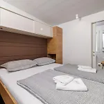 Kamp alanı Estrada Mobile Biograd Na Moru