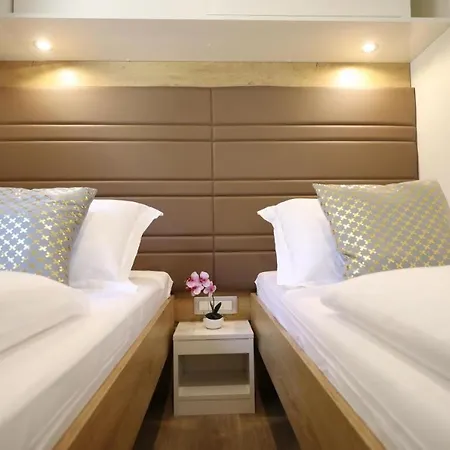 Estrada Mobile 4* Biograd Na Moru