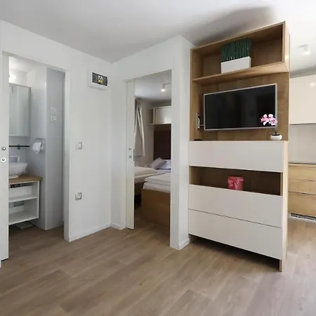 Estrada Mobile Camping 4*