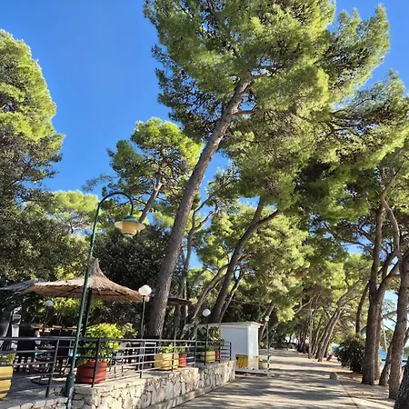 Estrada Mobile Campsite 4*