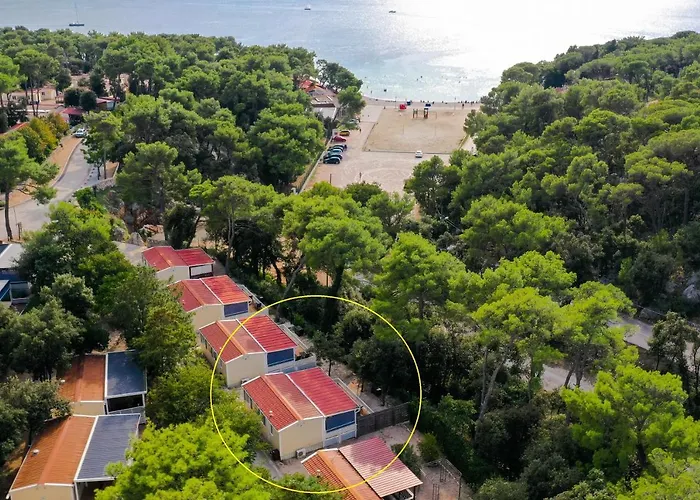 Estrada Mobile Kamp 4*