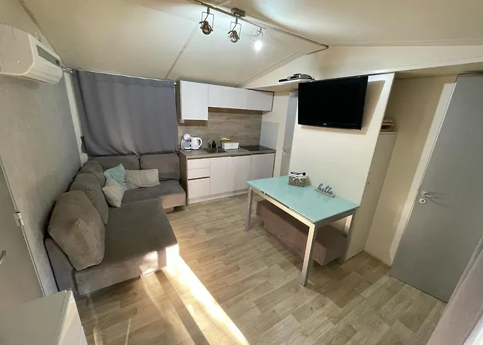 Kamp Estrada Mobile Biograd Na Moru