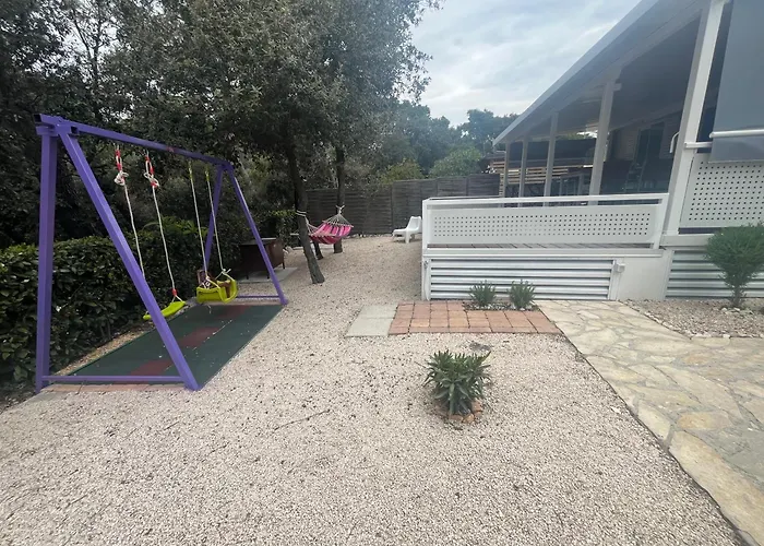 Kamp Estrada Mobile 4*